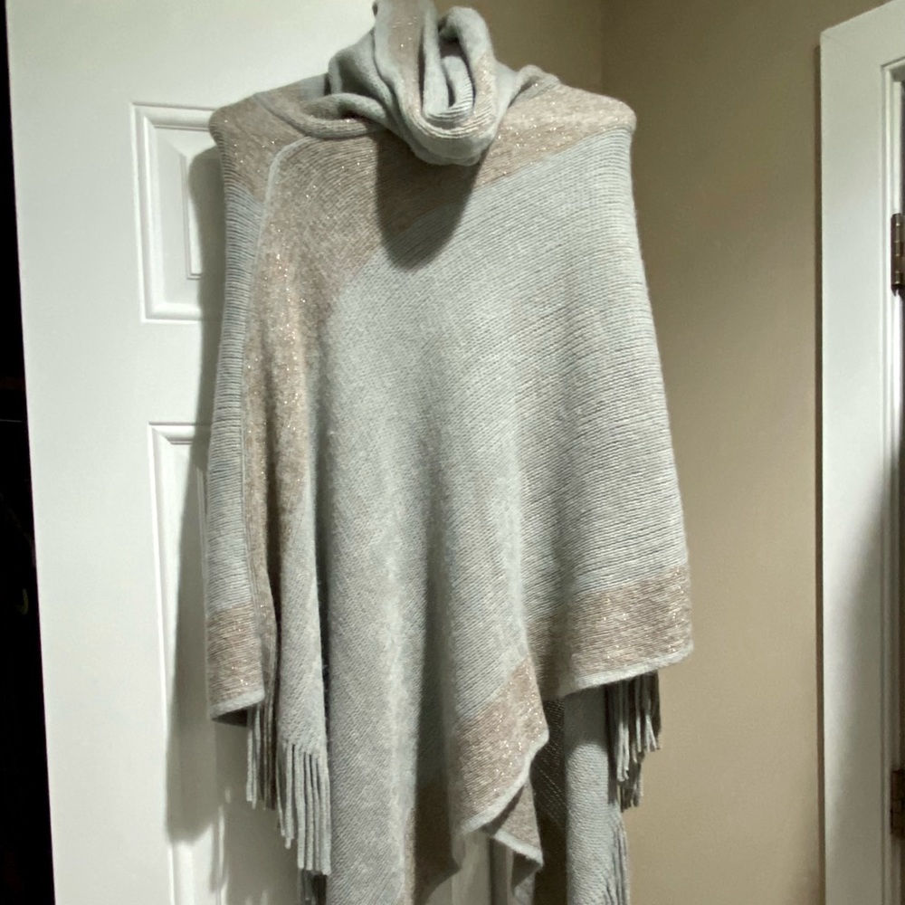 Women’s Poncho